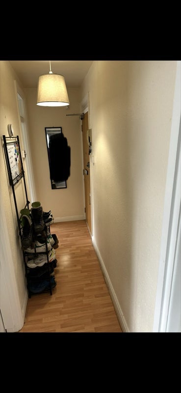 Room North End Road in Greater London