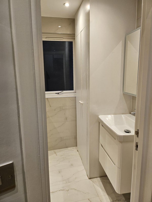 Room Northfield Avenue in Greater London