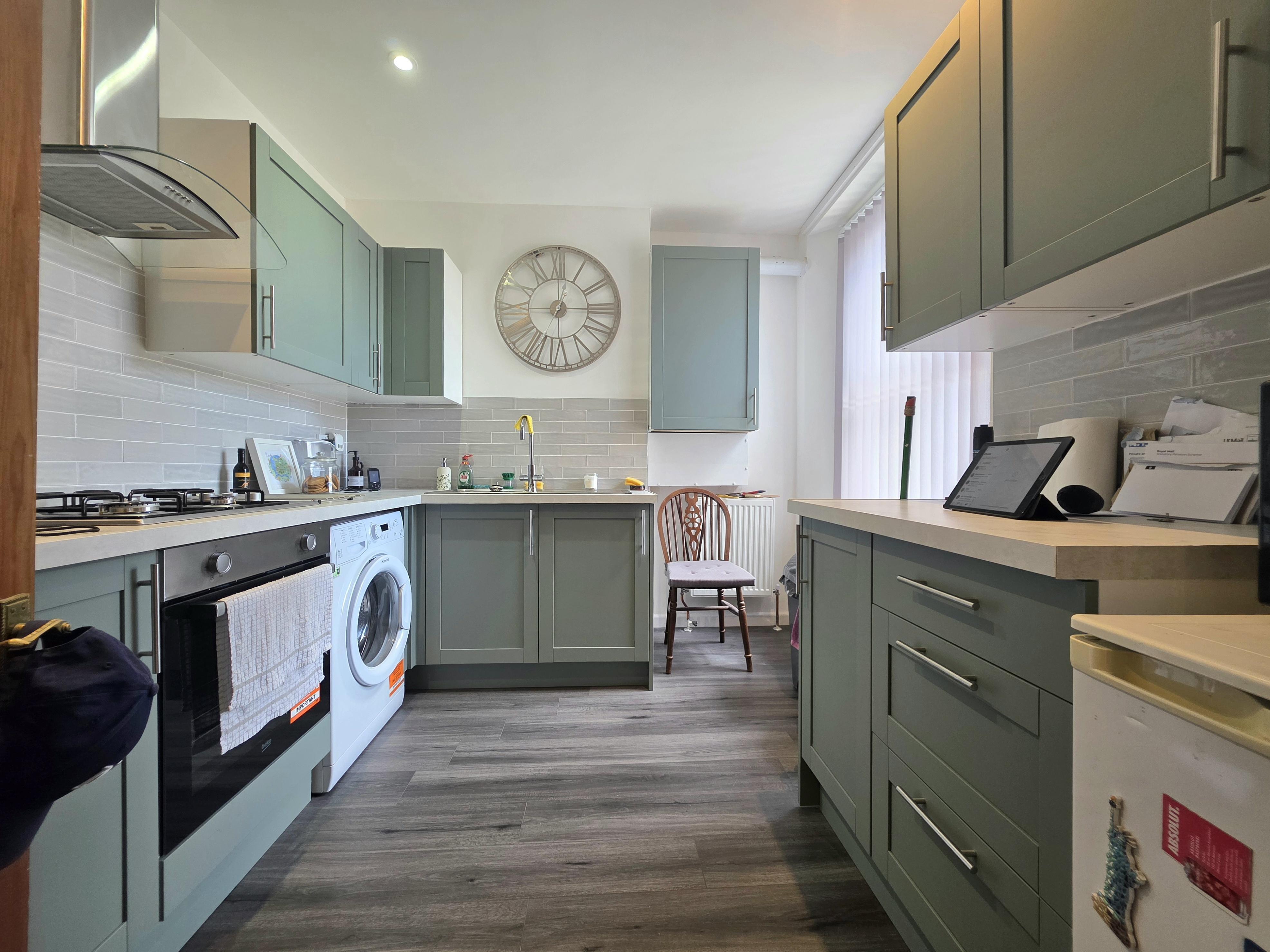 Flat Chatsworth Road in Torquay