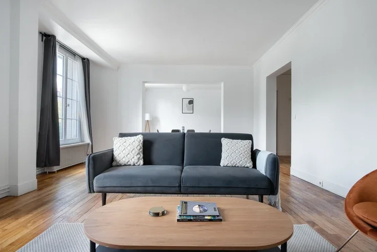 Flat Quai Louis Blériot in Paris