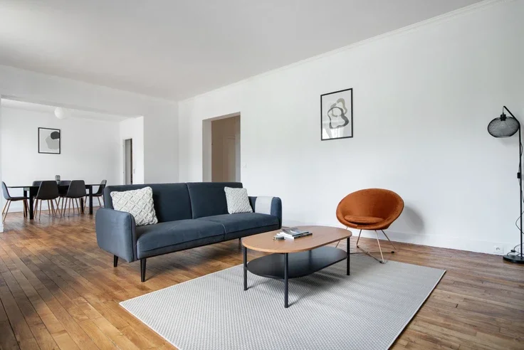 Flat Quai Louis Blériot in Paris