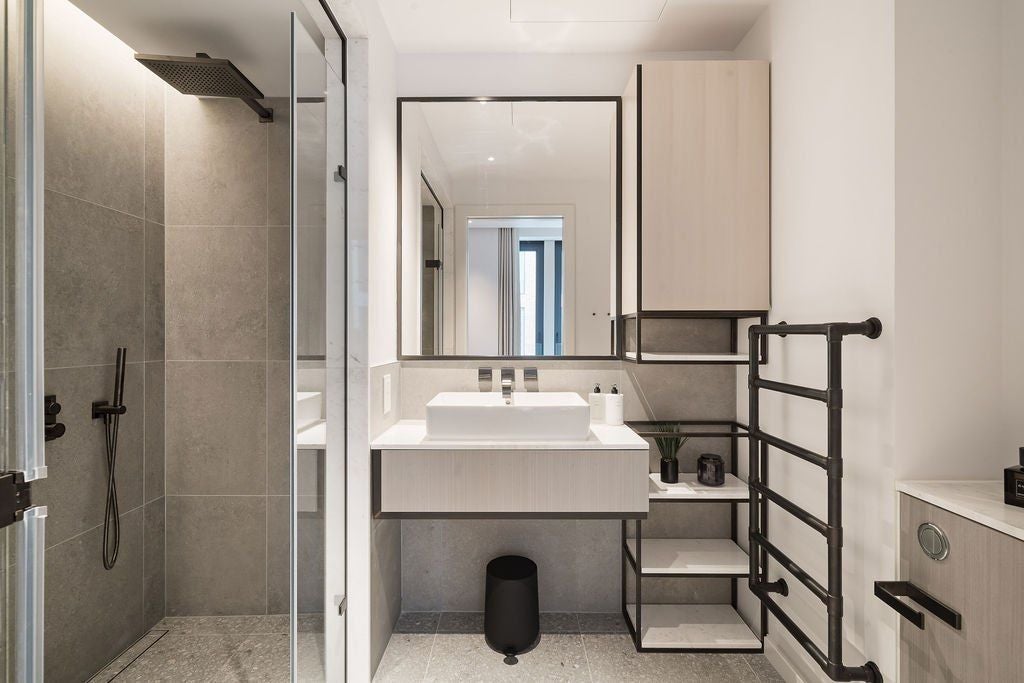 Flat Basil Street in Greater London