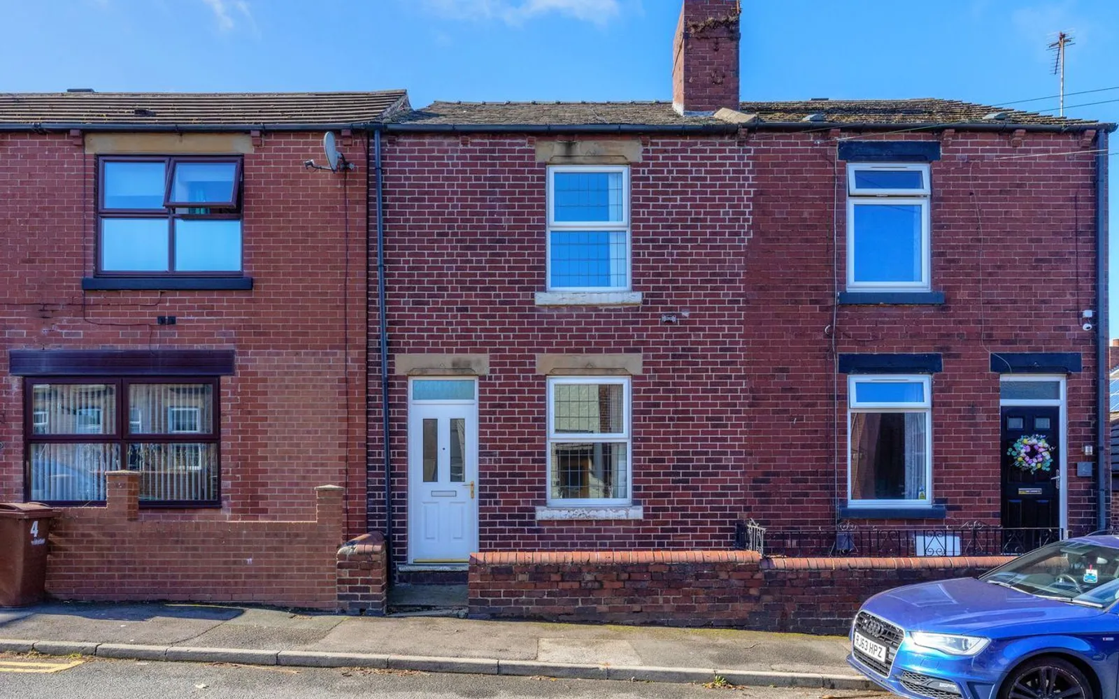 House Lafflands Lane in Wakefield