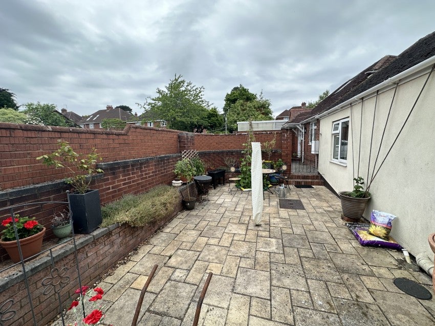 Flat Rivermead Road in Exeter