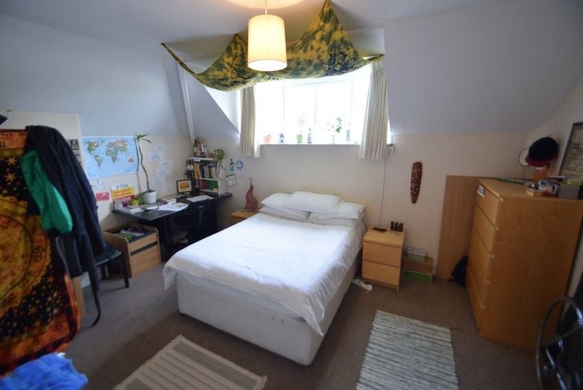 Flat Clarkegrove Road in Sheffield
