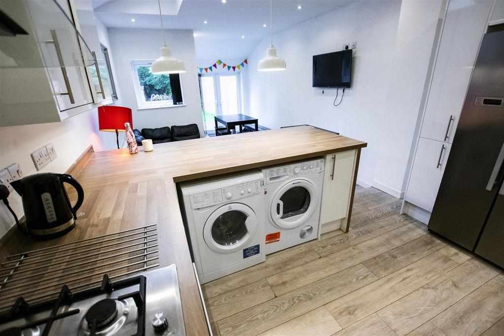 Flat Heeley Road in Birmingham