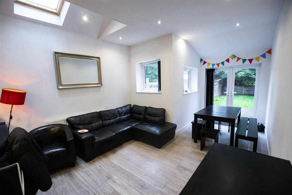Flat Heeley Road in Birmingham