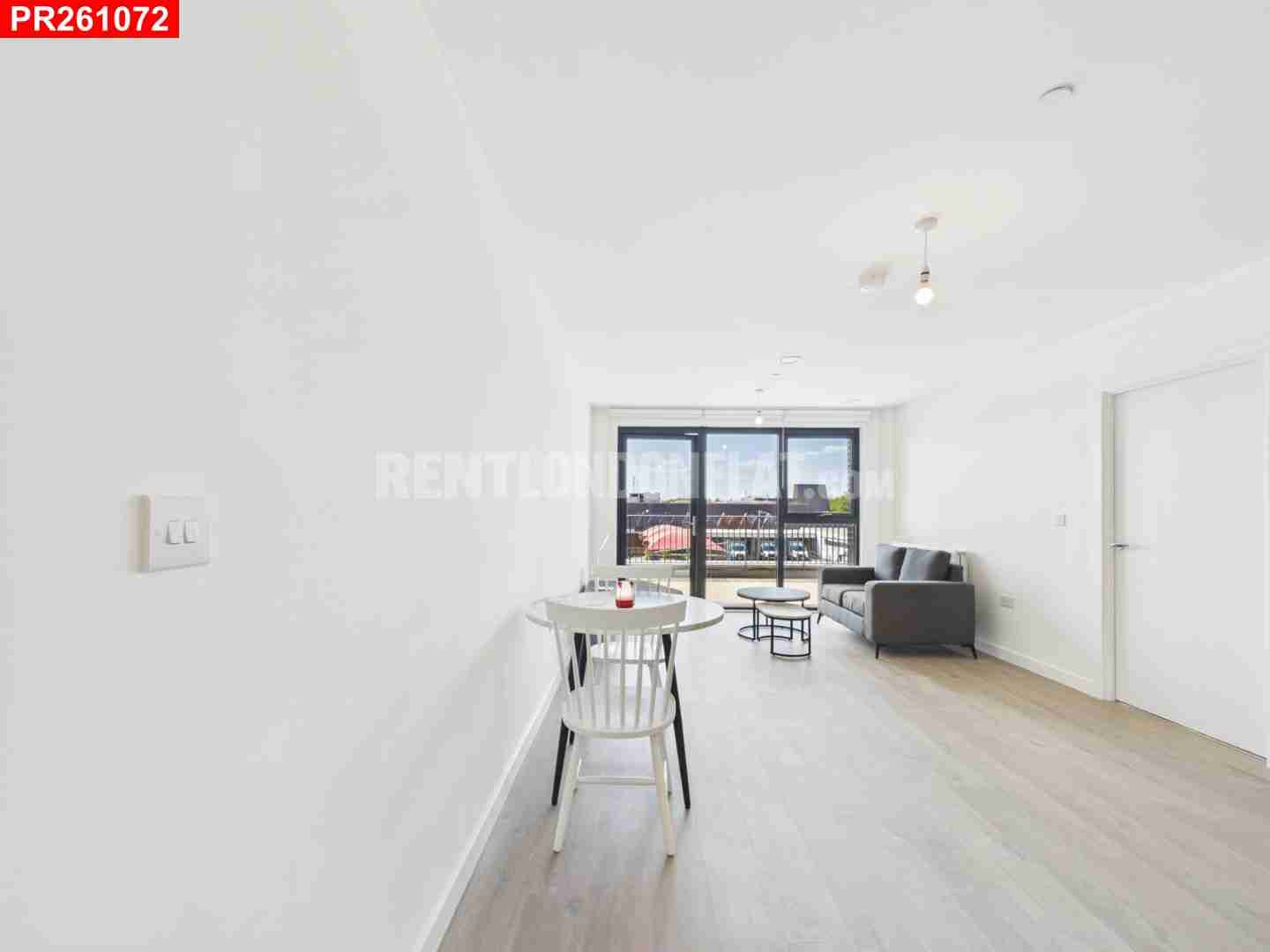 Flat Burlington Road in Greater London