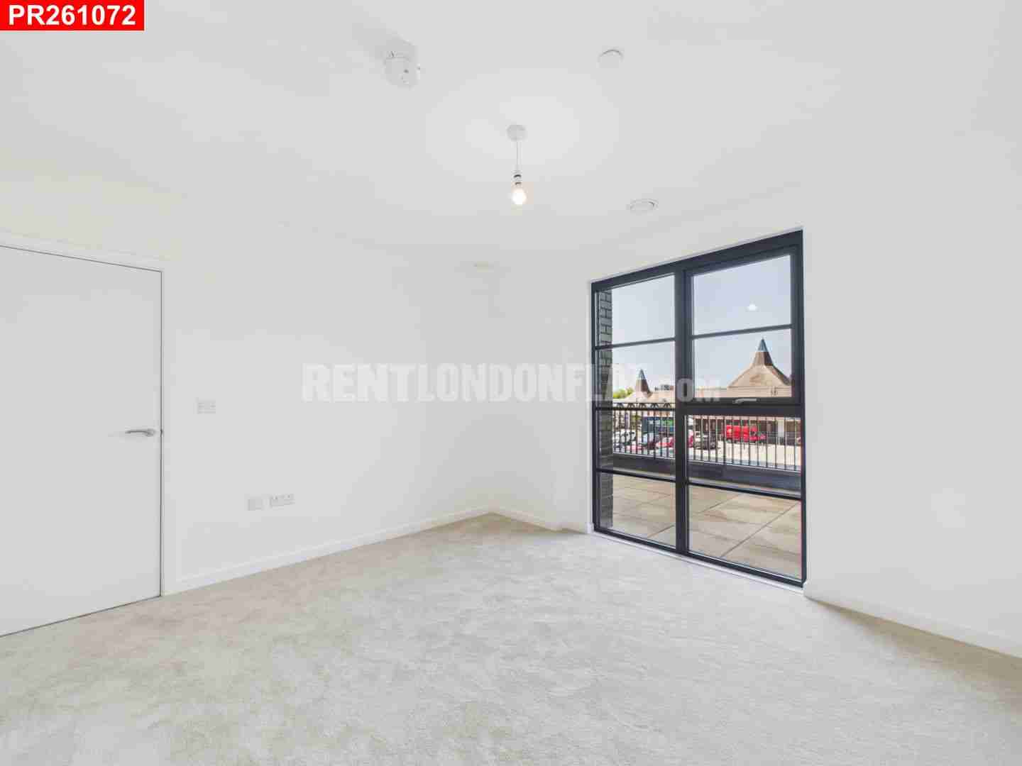 Flat Burlington Road in Greater London