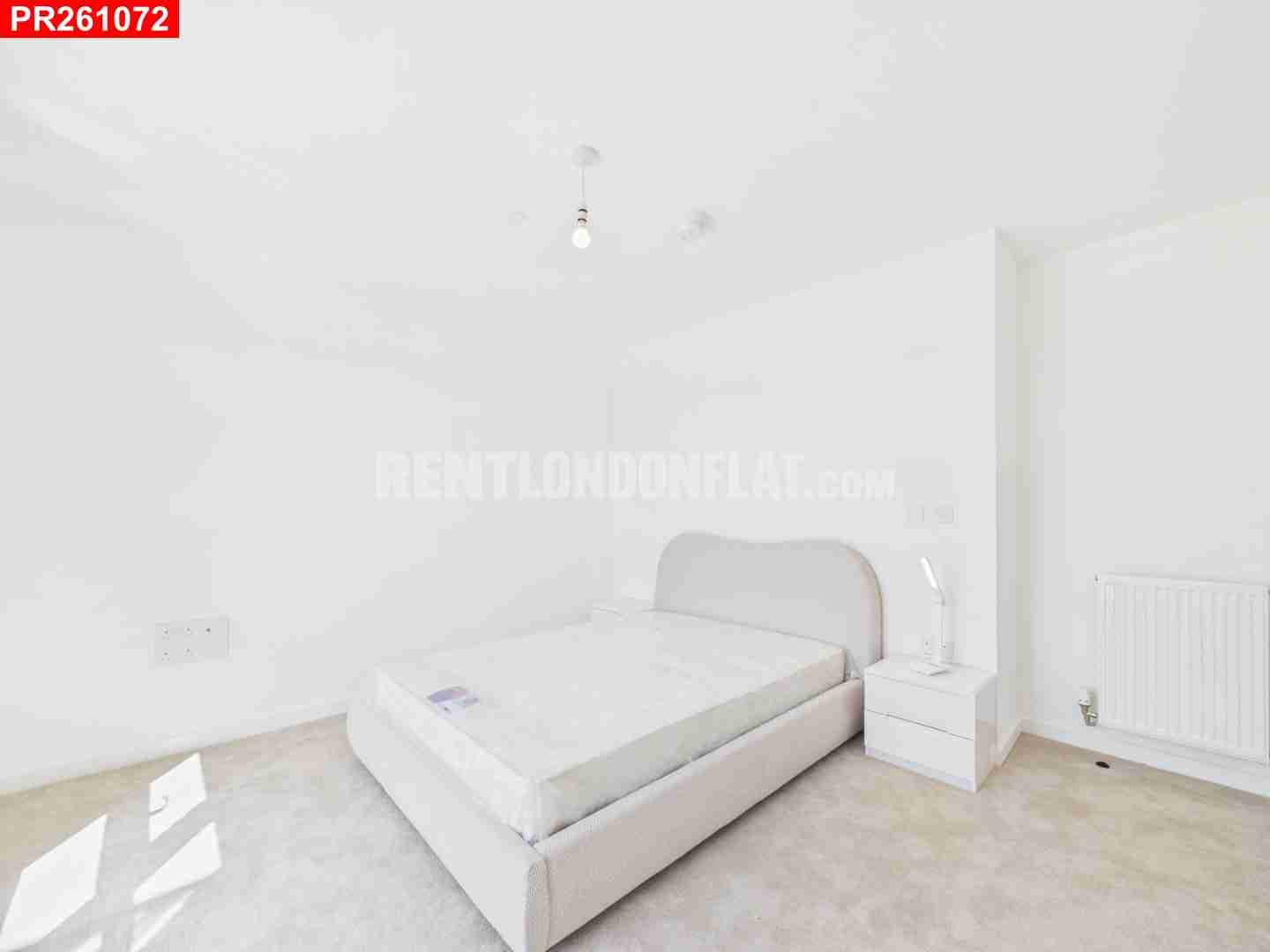 Flat Burlington Road in Greater London