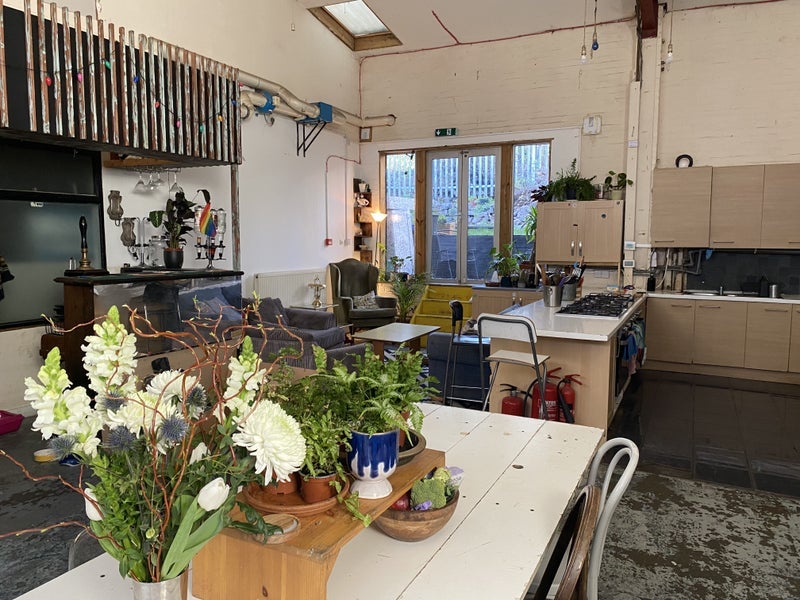 Room Ashfield Road in Greater London