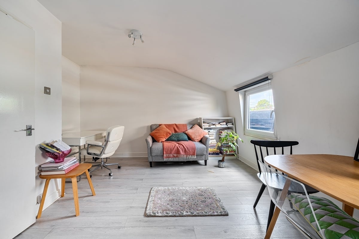 Flat Amhurst Road in Greater London