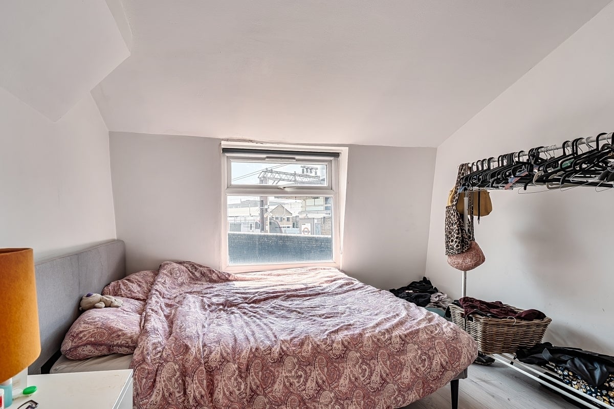 Flat Amhurst Road in Greater London