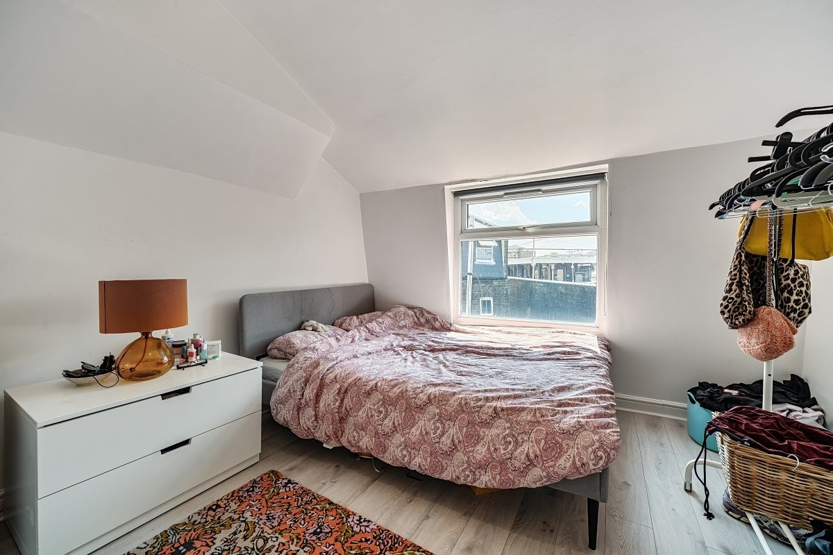 Flat Amhurst Road in Greater London