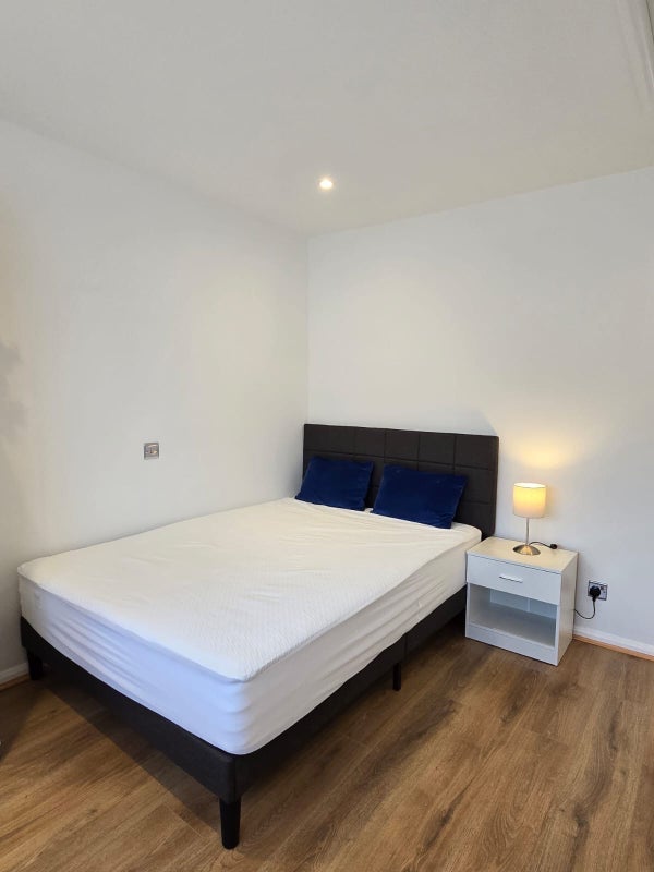 Room Gravelwood Close in Greater London