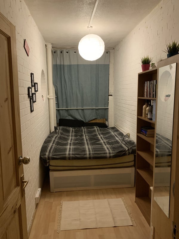Room Warwick Grove in Greater London