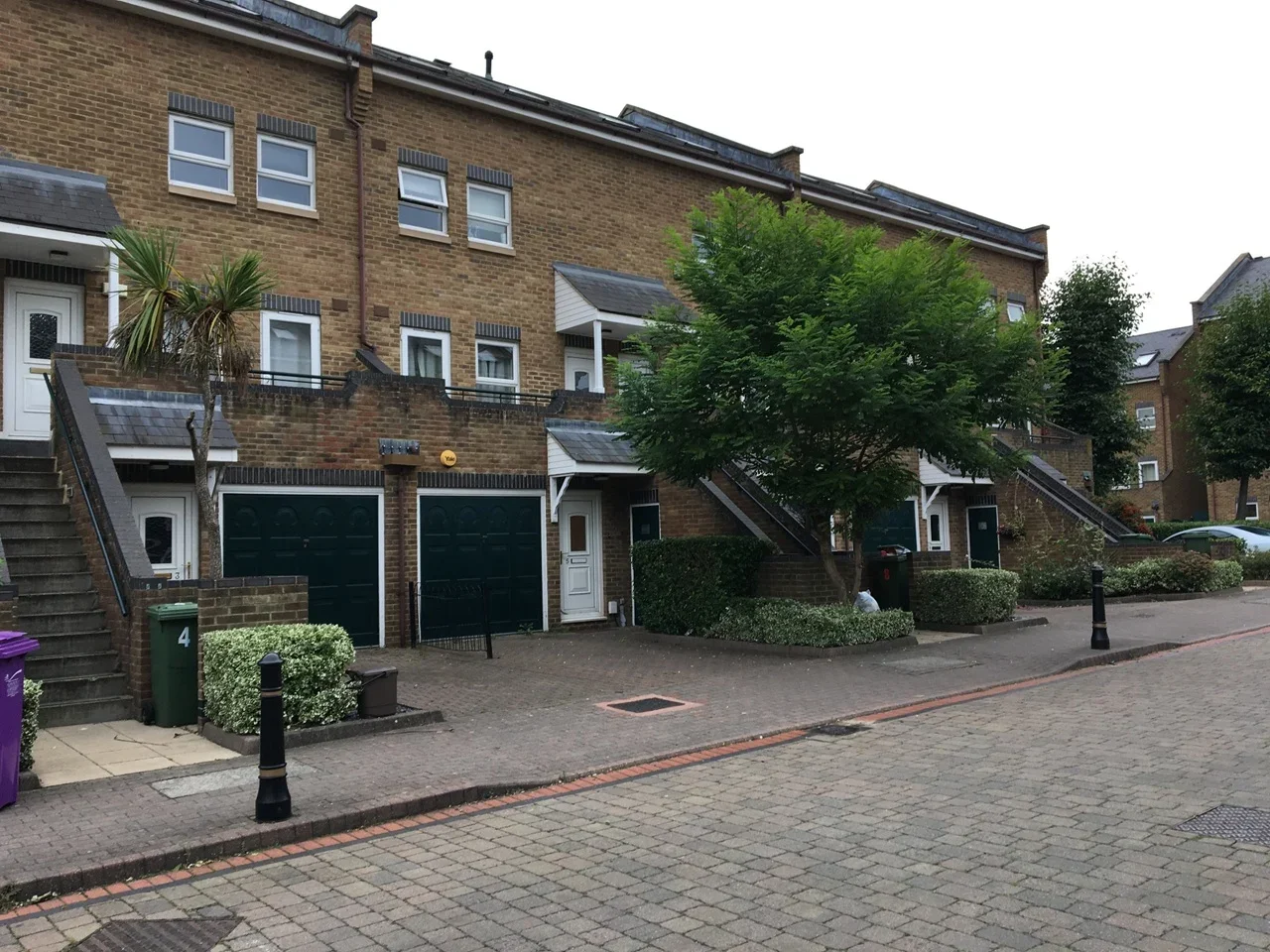 Room Schooner Close in Greater London