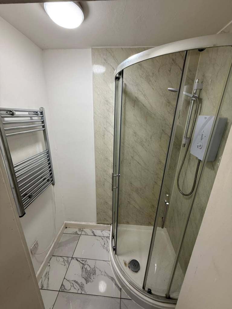 Flat New Windsor Street in Greater London