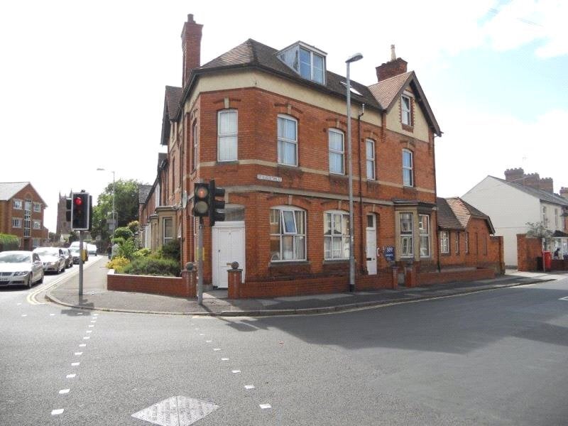 Flat Priory Avenue in Taunton