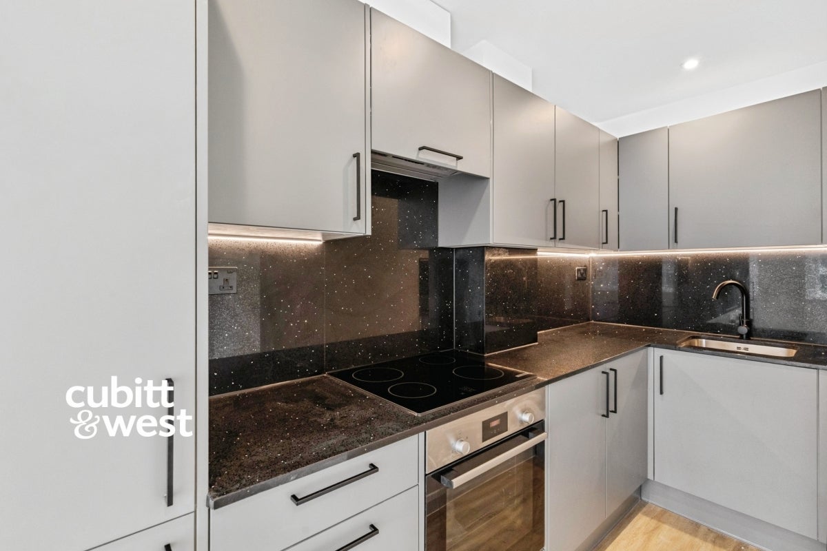 Flat Mulgrave Road in Greater London