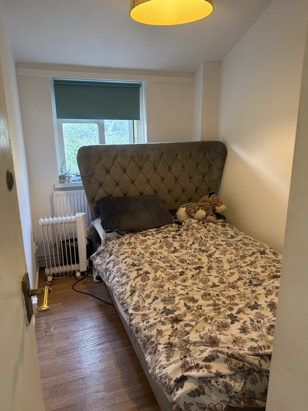 Room Andover Road in Greater London