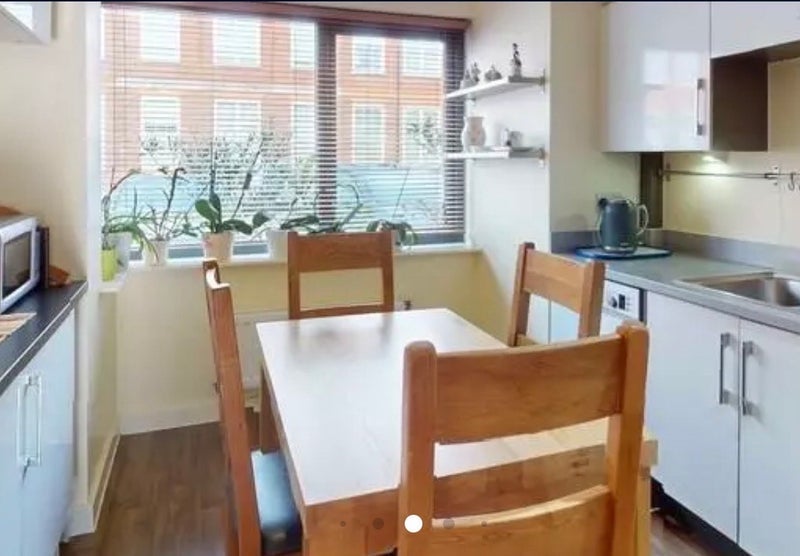 Room Jack Dimmer Close in Greater London