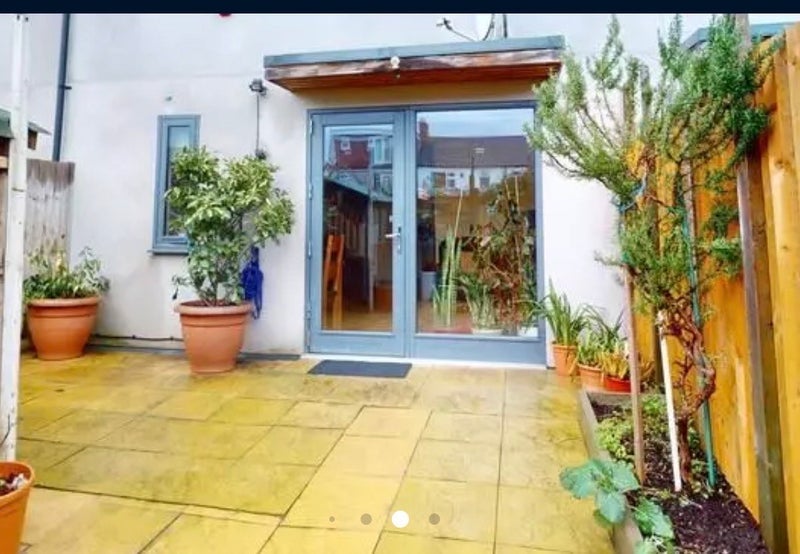 Room Jack Dimmer Close in Greater London
