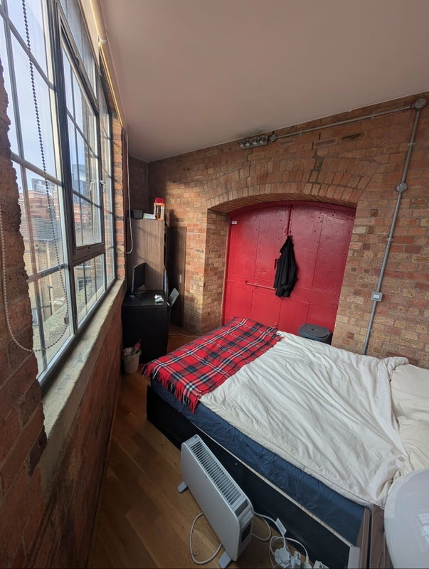 Room Back Church Lane in Greater London