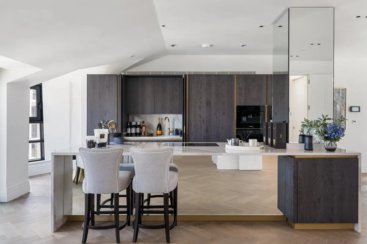 Flat Kensington Gardens Square in City of Westminster