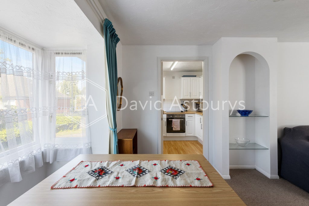 Flat Juliana Close in Greater London