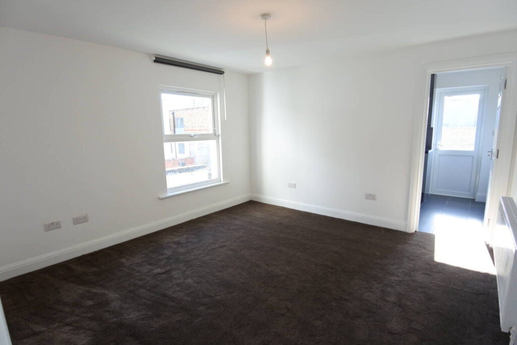Flat Harlesden Road in Greater London