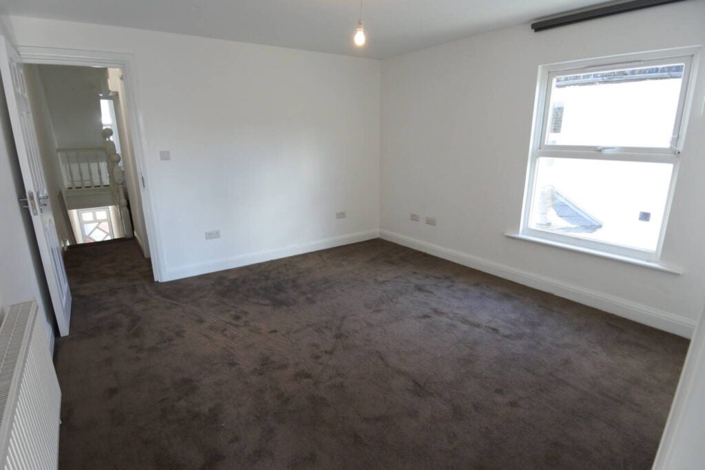 Flat Harlesden Road in Greater London