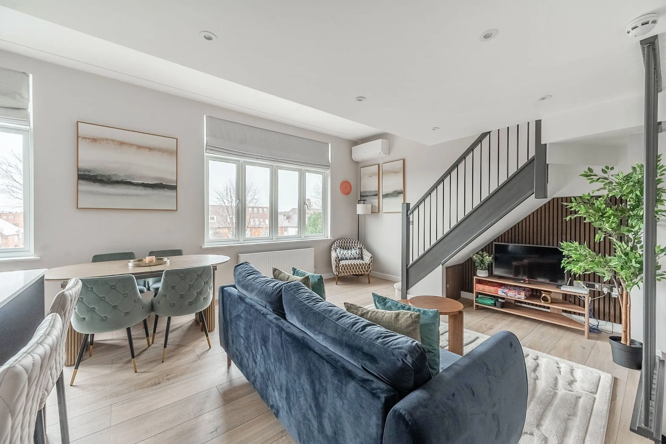 Flat The Ridgeway in Greater London