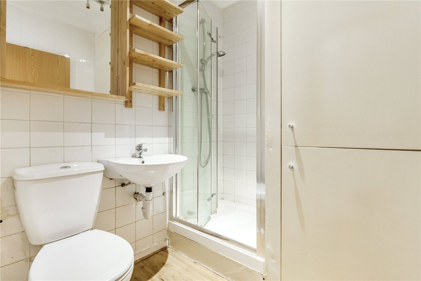 Flat Drury Lane in Greater London