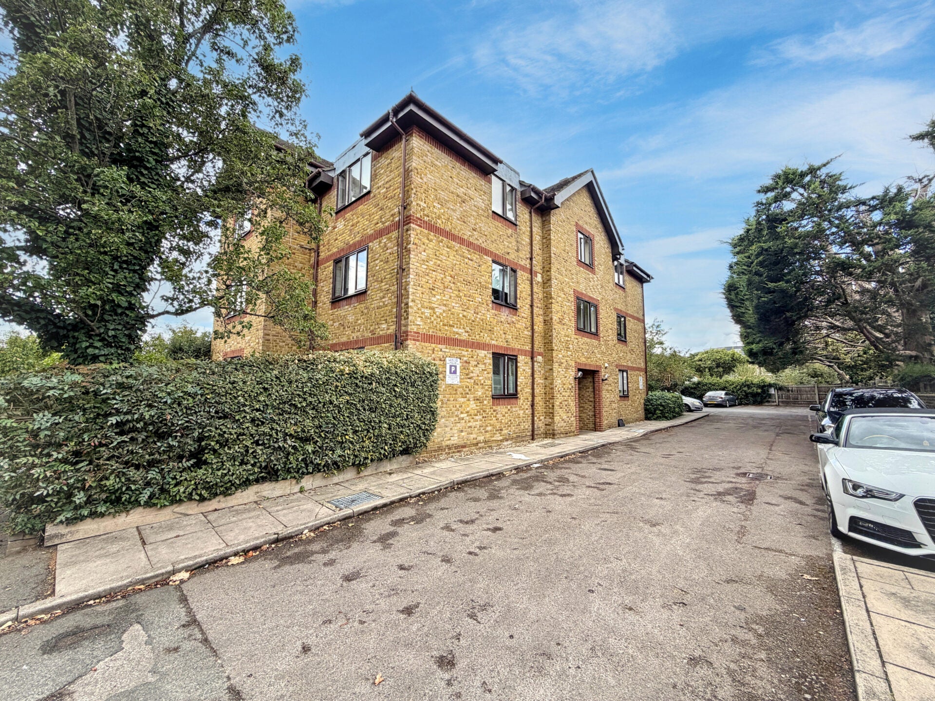 Flat Acre Road in Greater London