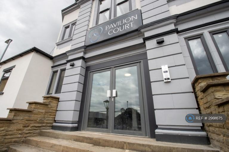 Flat Stanningley Road in Leeds