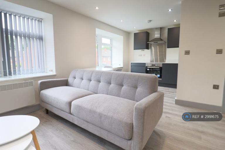 Flat Stanningley Road in Leeds