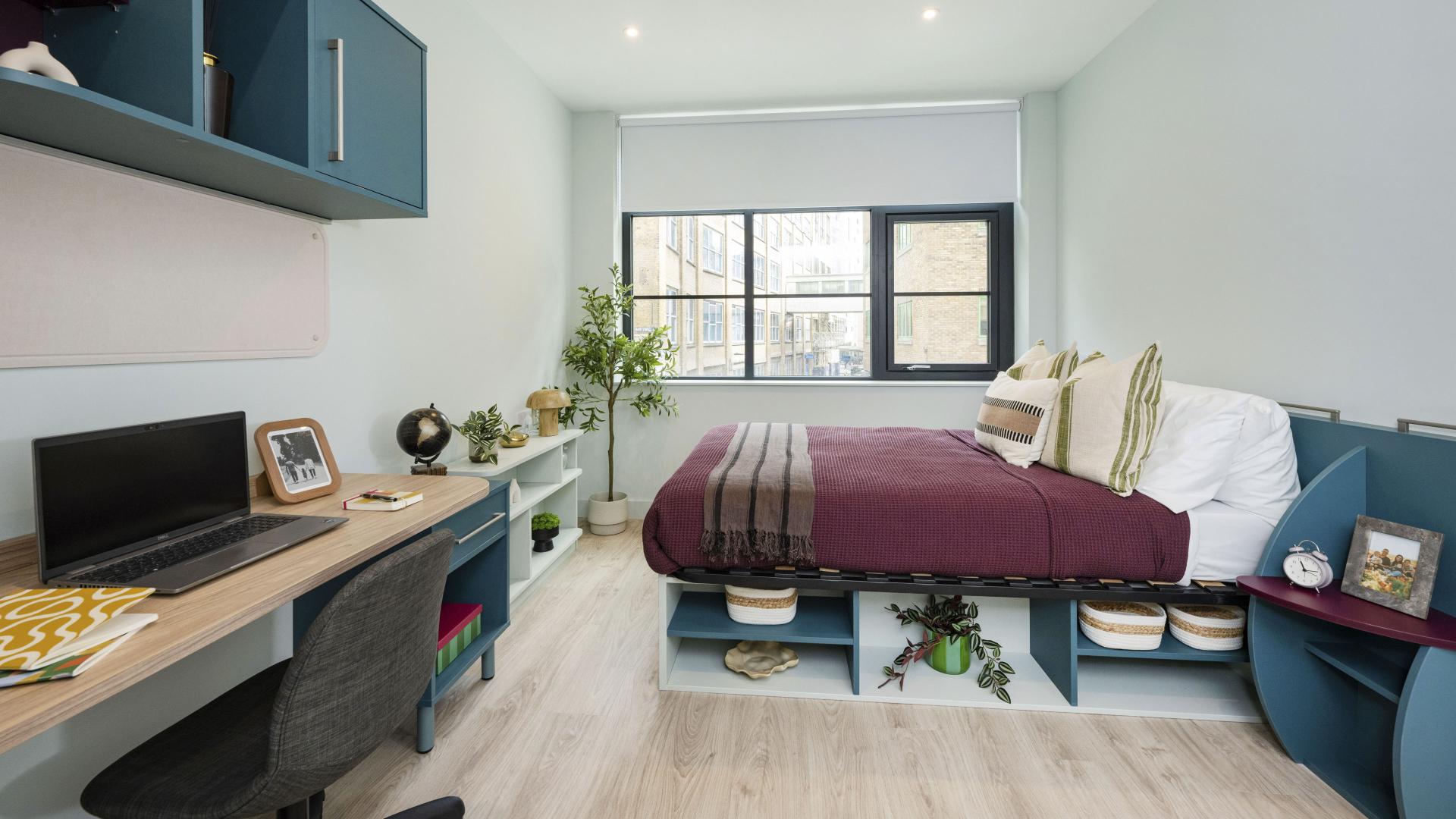 Room Bath Street in Greater London