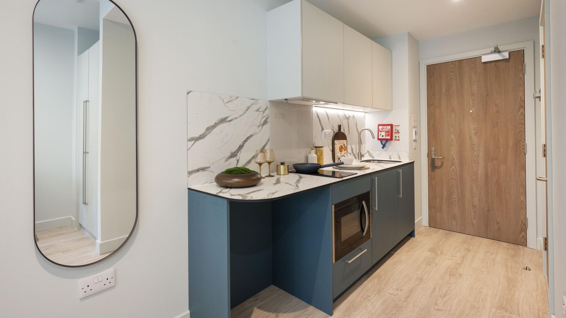 Room Bath Street in Greater London