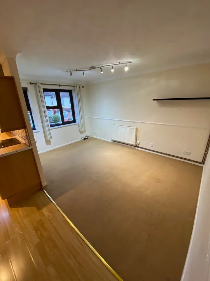 Flat Rosebery Road in Grays