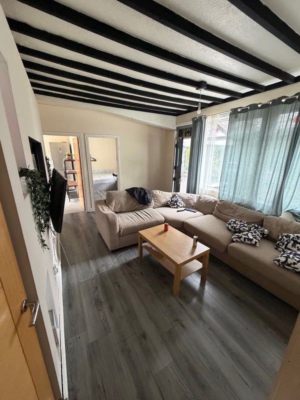 Room Kensington Road in Birmingham