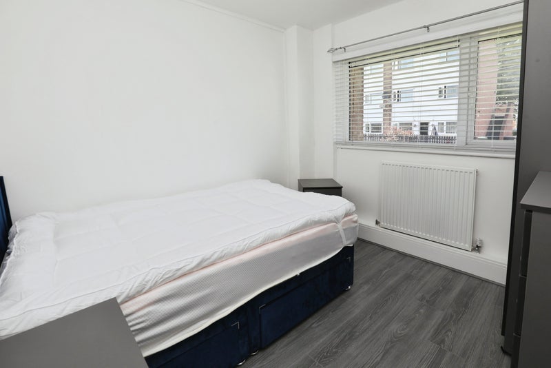 Room Cotton Drive in West Lancashire