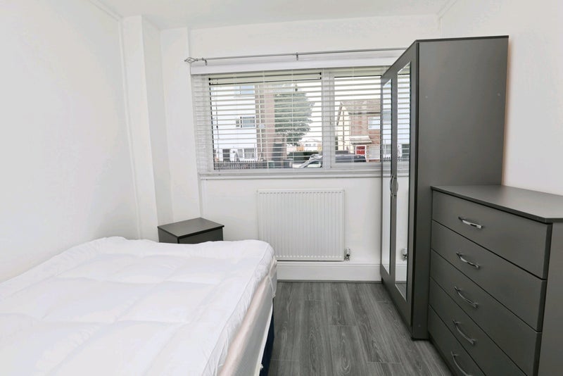 Room Cotton Drive in West Lancashire