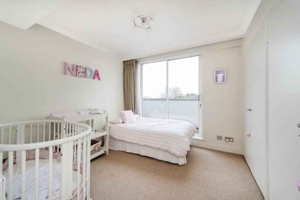 Flat Cheyne Walk in Greater London