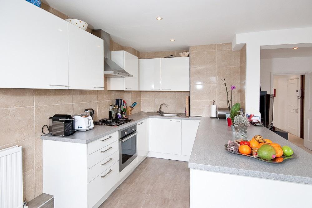 Flat St James's Close in City of Westminster