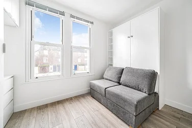 Flat Lee High Road in Greater London