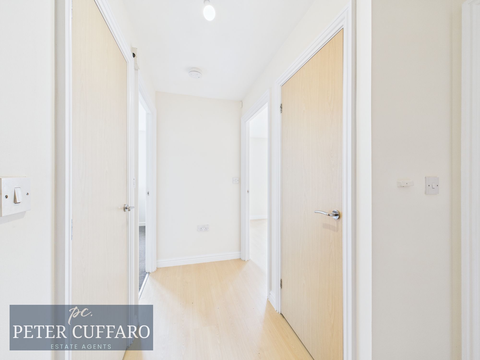 Flat Ottawa Court in Broxbourne