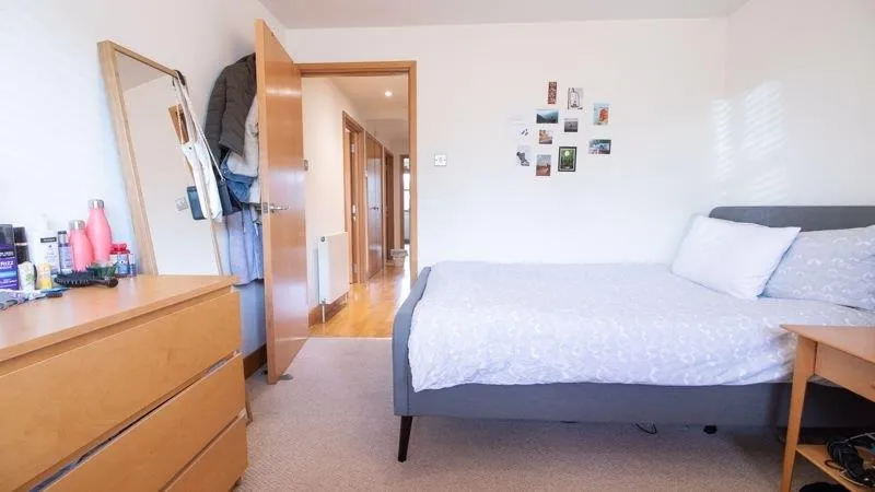 Flat Reardon Street in Greater London