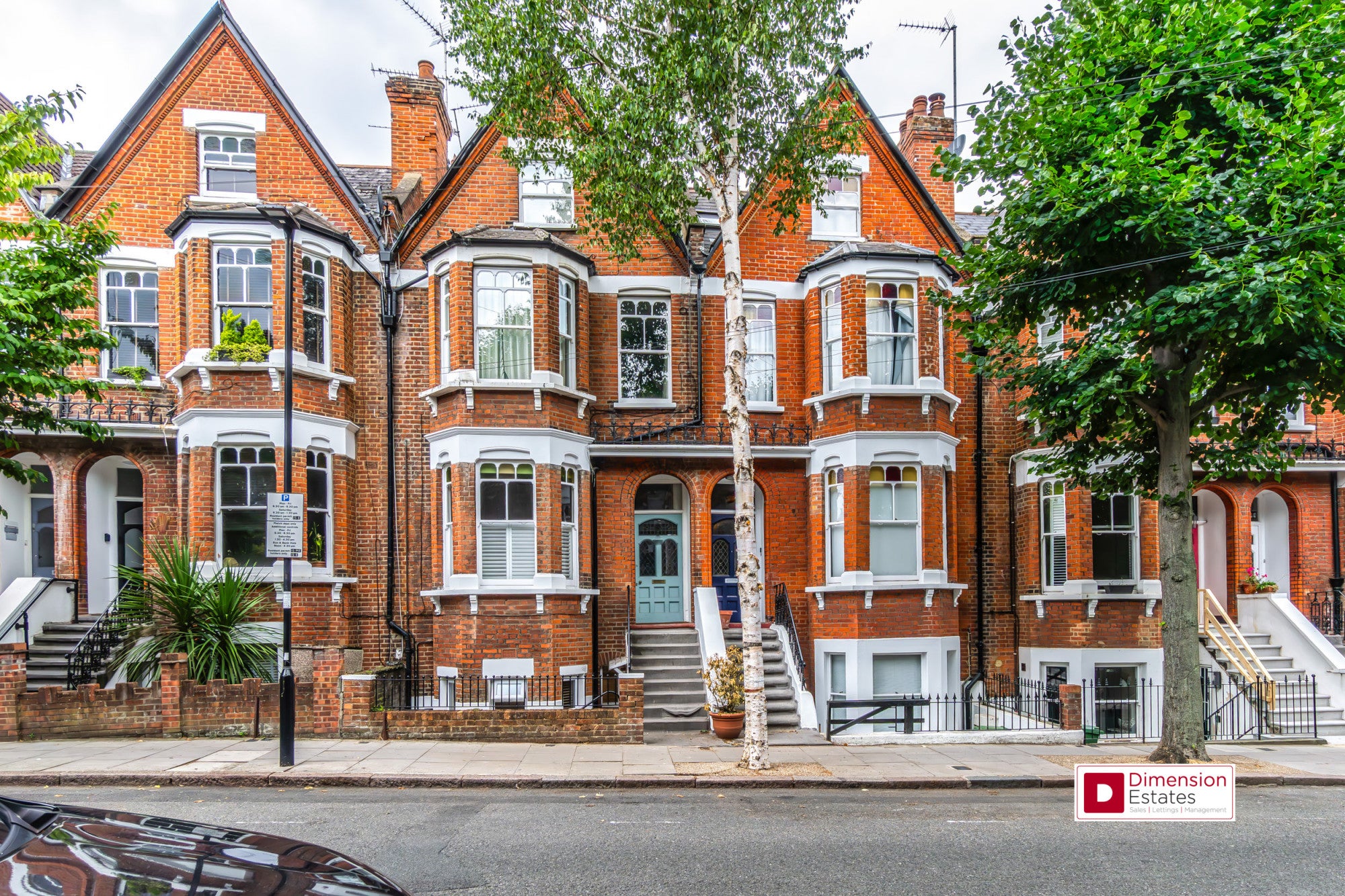 Flat Arvon Road in Greater London
