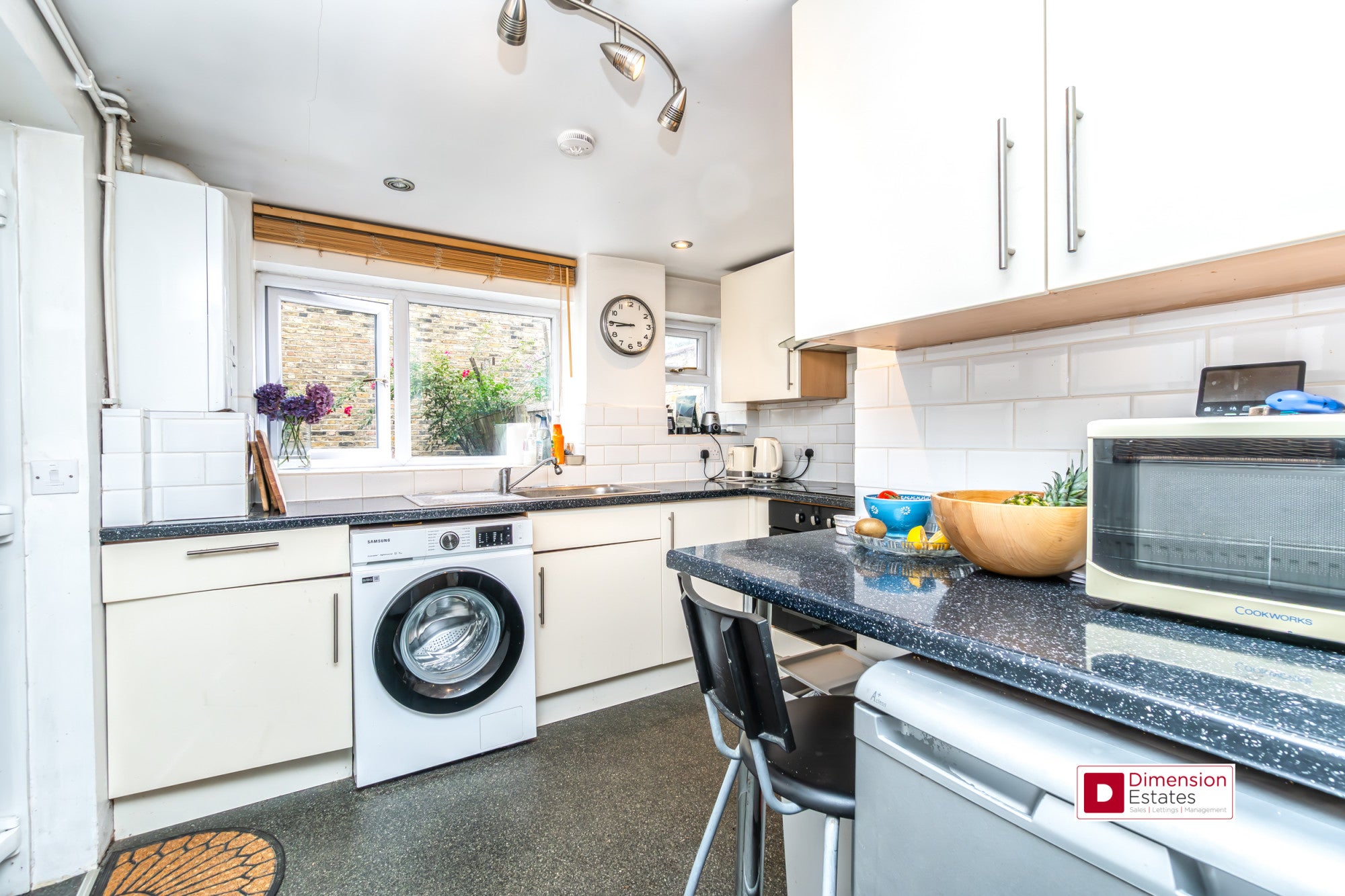 Flat Arvon Road in Greater London
